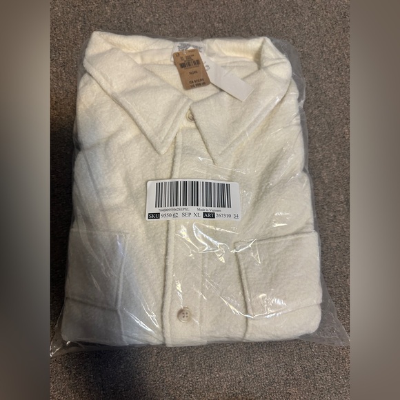 Victoria's Secret PINK Reverse Fleece Shacket Shirt Jacket in Creamer XL - Picture 2 of 10